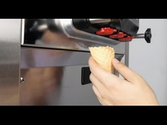 Verticale Automatische Zevendaagse Vrije Schoonmakende Roomijskegel Drie Machine van het Tribune de Zachte Roomijs